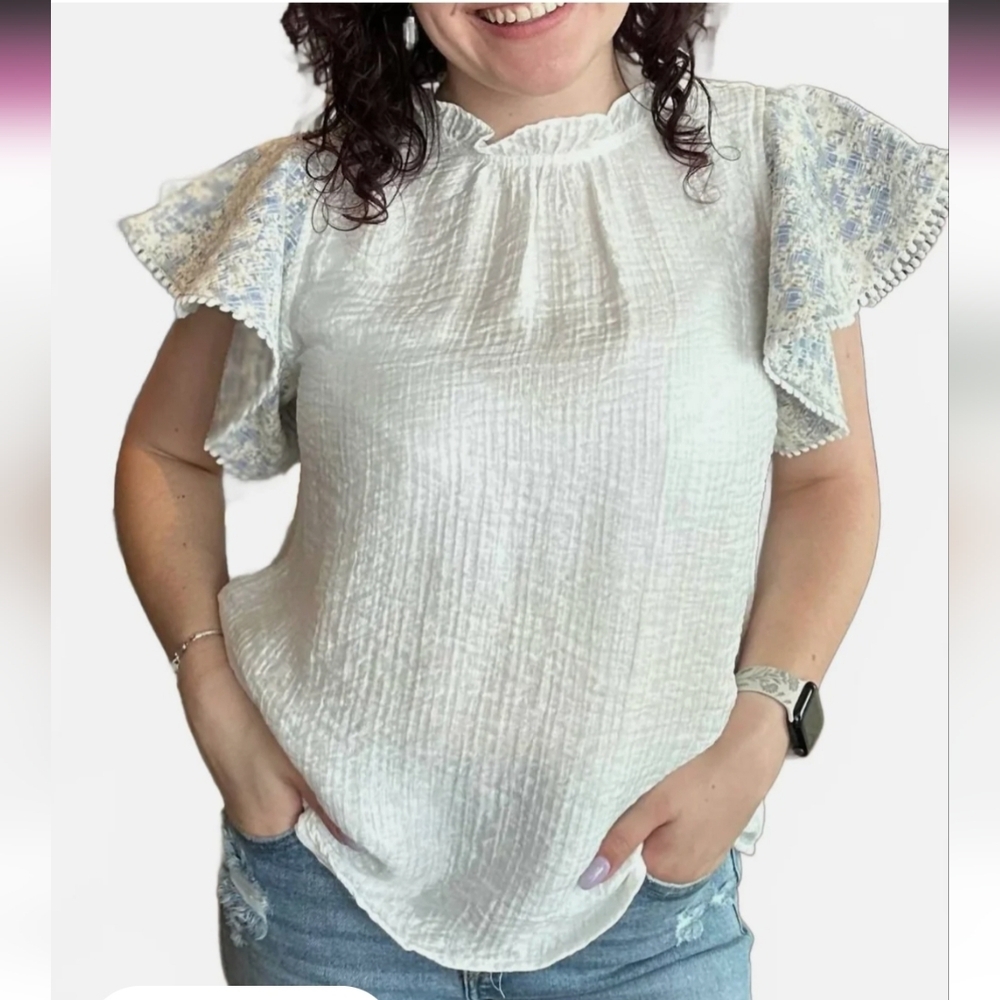 THML Mixed Mixed Media Flutter Sleeve Top In White Size Small
